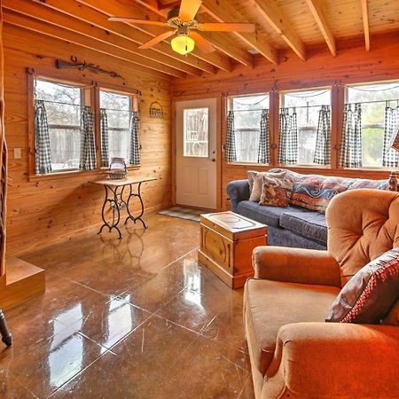 Вилла Ark Bunkhouse Fredericksburg Hideaway With Hot Tub Экстерьер фото