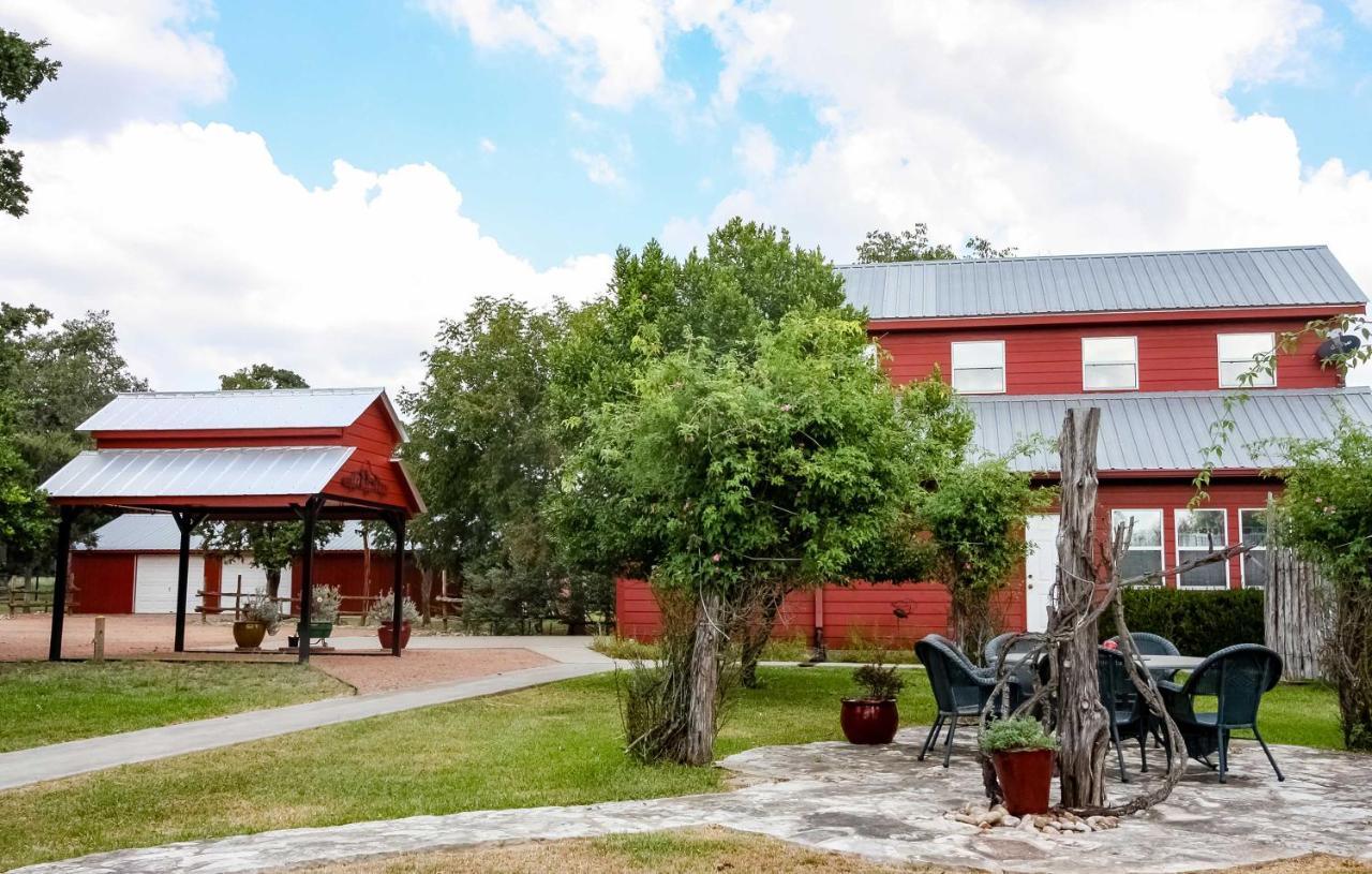 Вилла Ark Bunkhouse Fredericksburg Hideaway With Hot Tub Экстерьер фото
